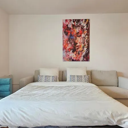 Grand 3 Pieces, 2 Jardins, Parking Sous Sol. *