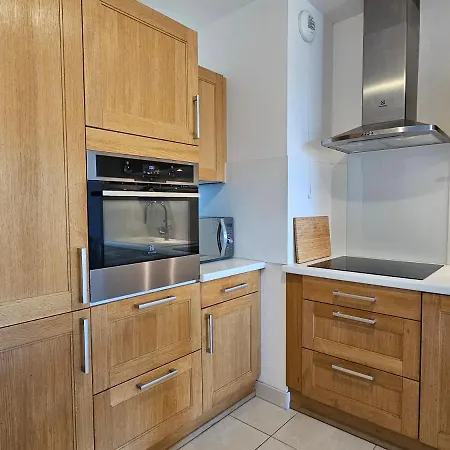 Grand 3 Pieces, 2 Jardins, Parking Sous Sol. Appartement Deauville
